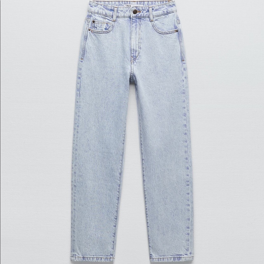Zara Mom Fit Light Wash Jeans